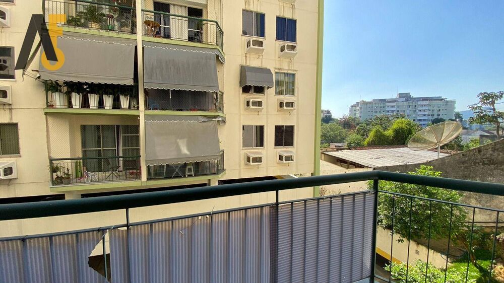 Apartamento à venda com 3 quartos, 75m² - Foto 3
