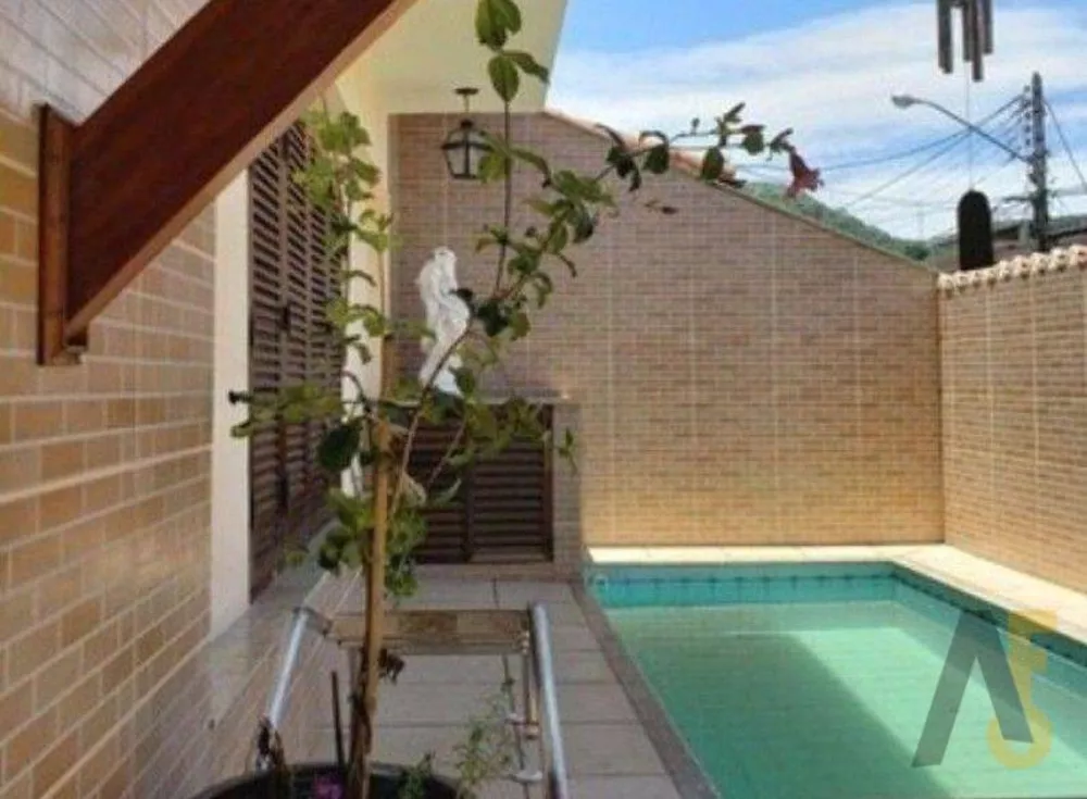 Casa de Condomínio à venda com 4 quartos, 160m² - Foto 1