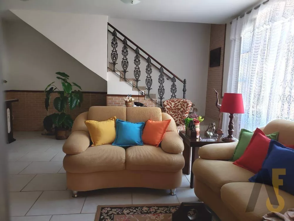 Casa de Condomínio à venda com 4 quartos, 160m² - Foto 3