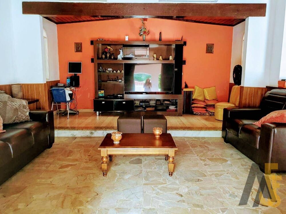 Casa à venda com 3 quartos, 250m² - Foto 8
