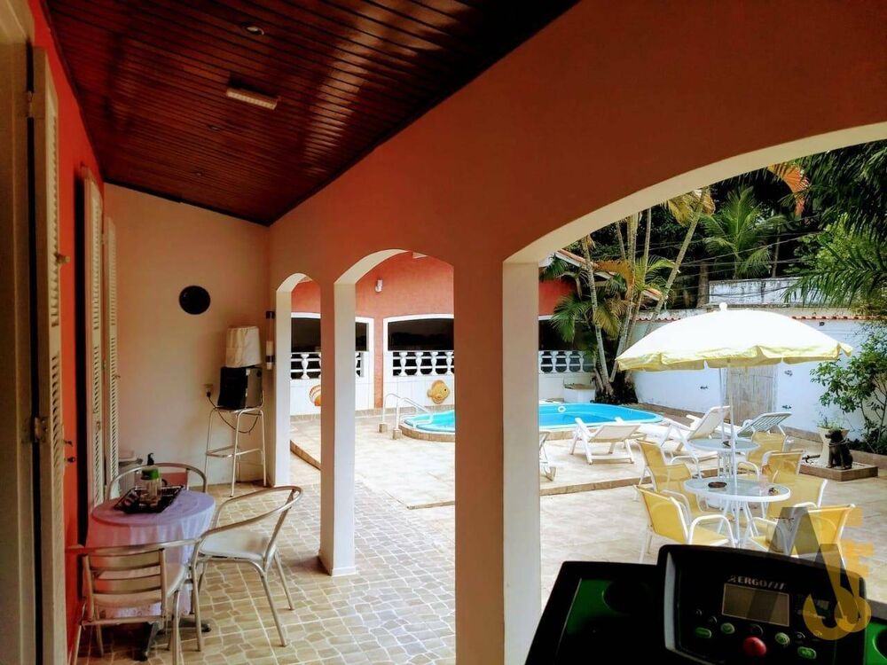 Casa à venda com 3 quartos, 250m² - Foto 6