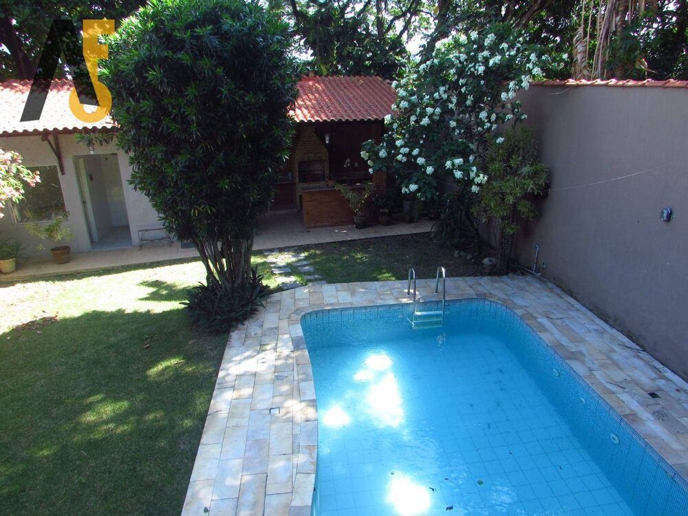 Casa à venda com 3 quartos, 350m² - Foto 2