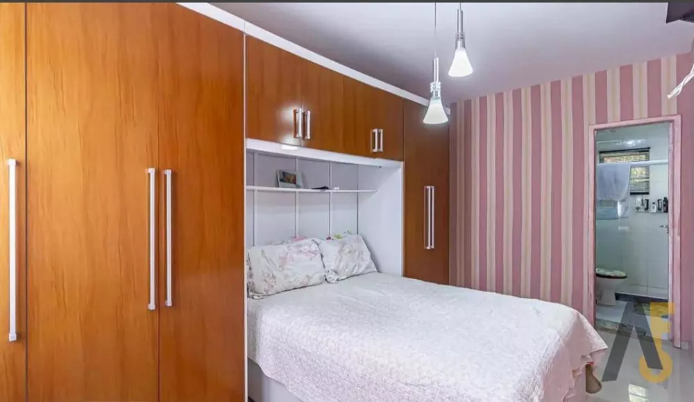 Casa à venda com 3 quartos, 100m² - Foto 2