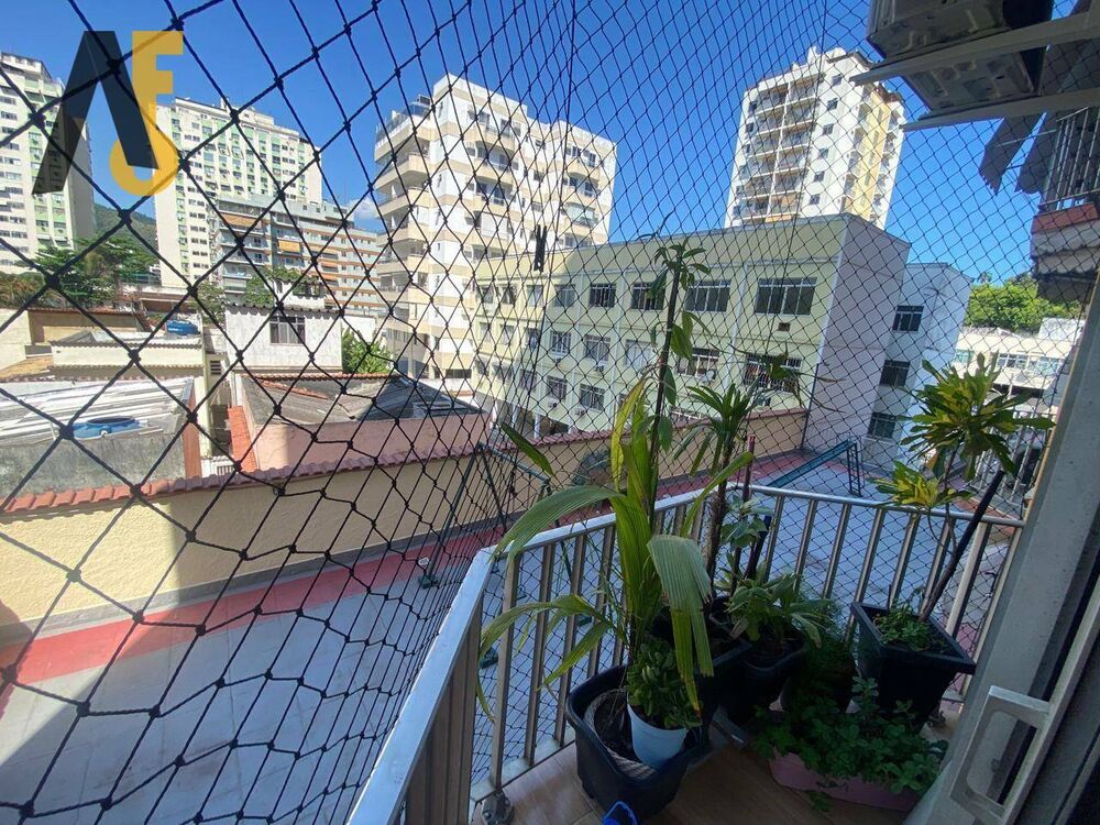 Apartamento à venda com 2 quartos, 83m² - Foto 3