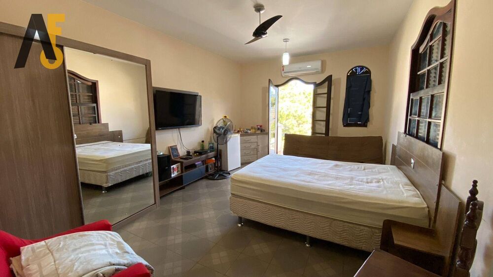 Casa de Condomínio à venda com 5 quartos, 293m² - Foto 4