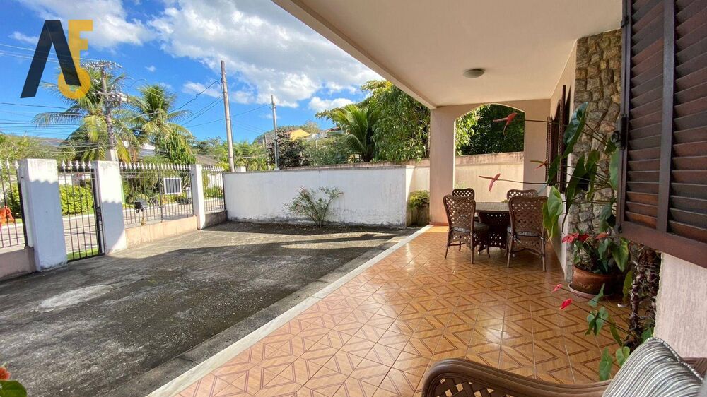 Casa de Condomínio à venda com 5 quartos, 293m² - Foto 2