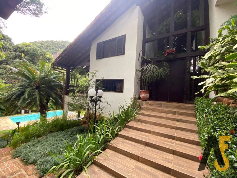 Casa de Condomínio à venda com 4 quartos, 654m² - Foto 1