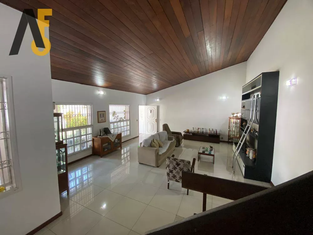 Casa, 4 quartos, 355 m² - Foto 1