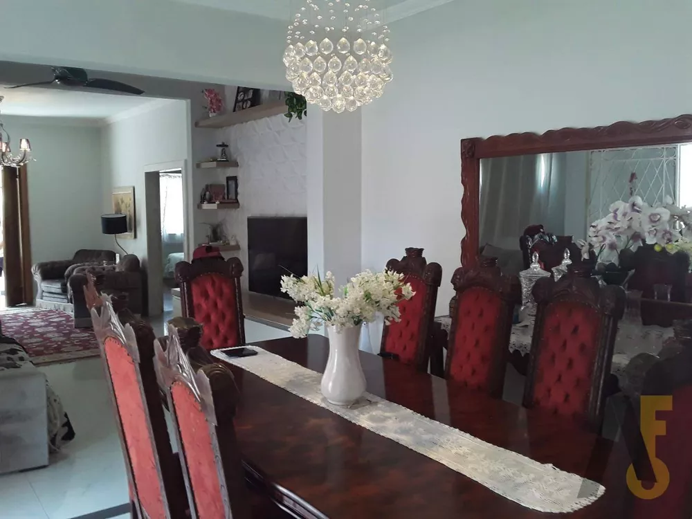 Casa, 5 quartos, 321 m² - Foto 9