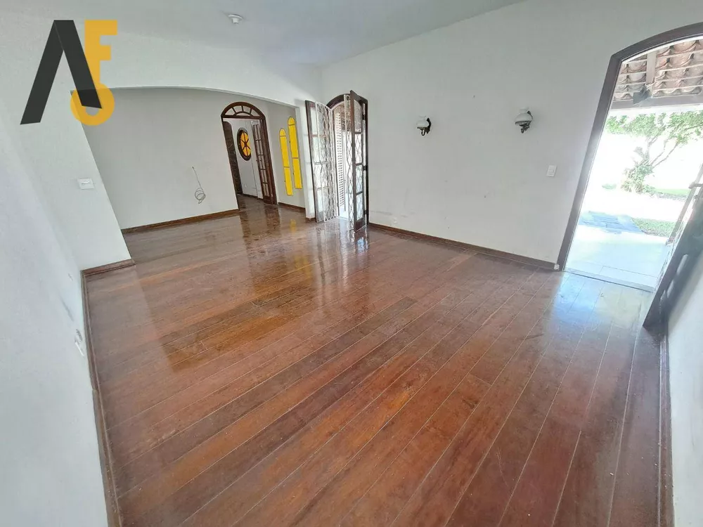 Casa à venda com 3 quartos, 370m² - Foto 6