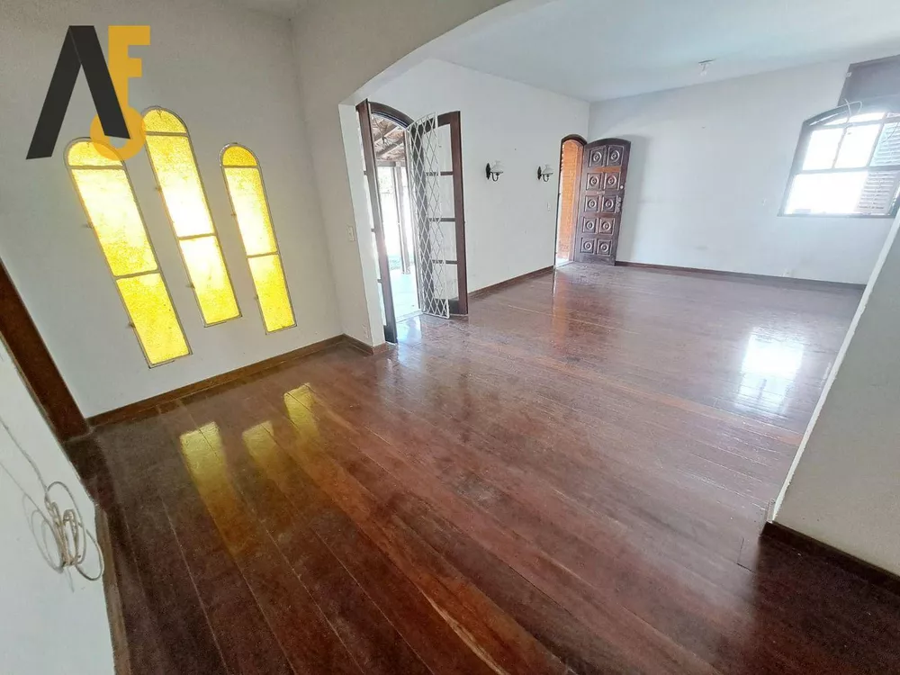 Casa à venda com 3 quartos, 370m² - Foto 8