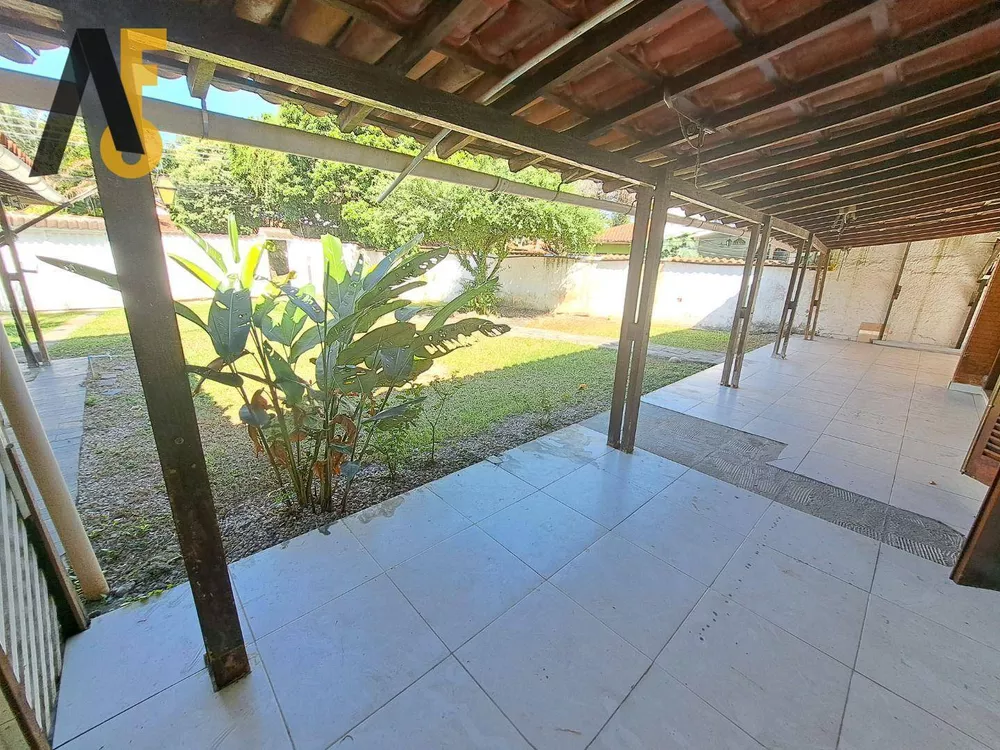 Casa à venda com 3 quartos, 370m² - Foto 3