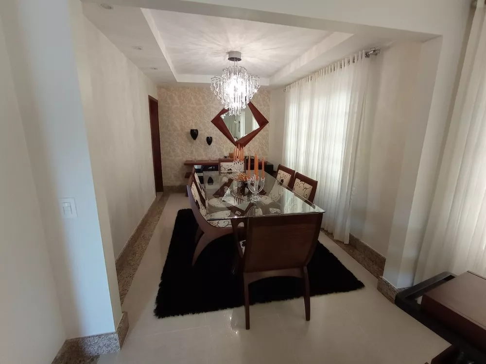 Casa de Condomínio à venda com 5 quartos, 324m² - Foto 2