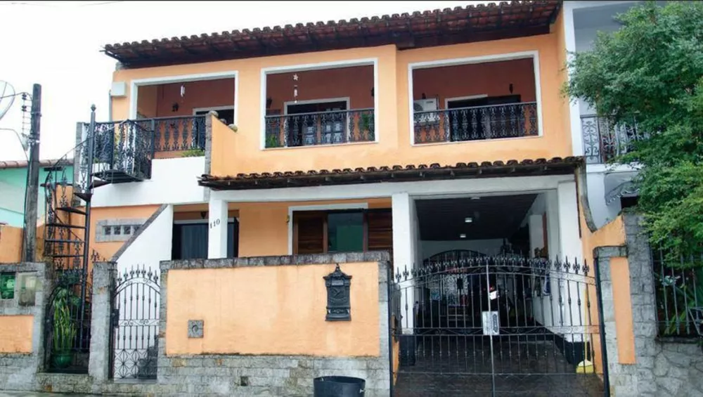 Casa de Condomínio à venda com 4 quartos, 354m² - Foto 2