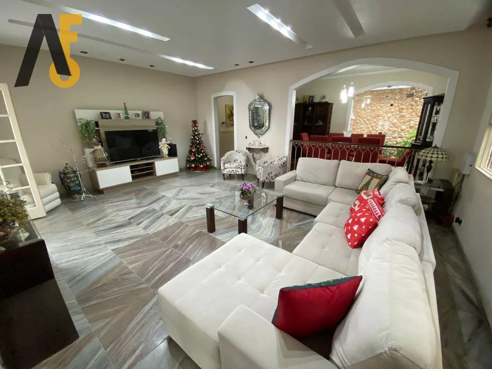 Casa, 3 quartos, 287 m² - Foto 1