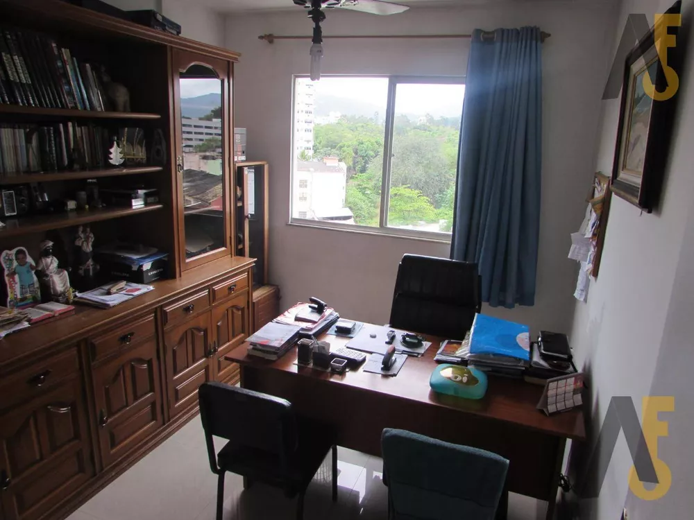 Cobertura, 3 quartos, 195 m² - Foto 3