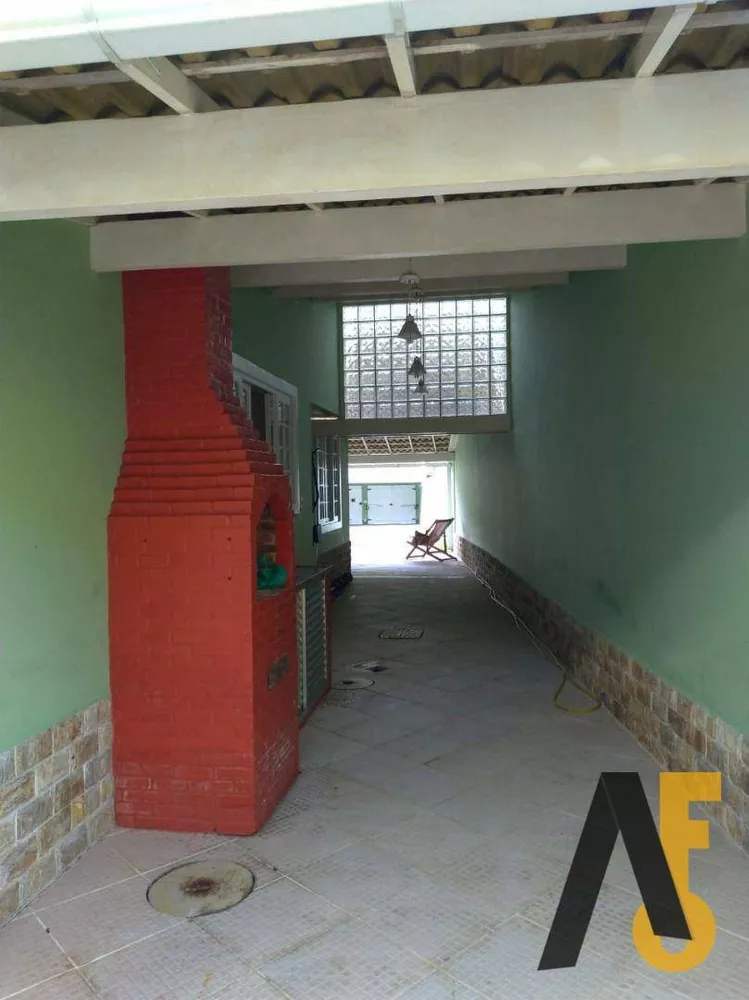 Casa, 5 quartos, 236 m² - Foto 1