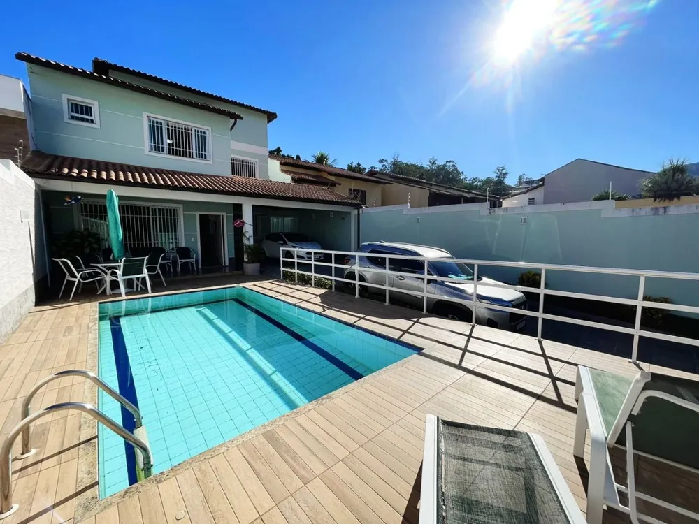 Casa, 5 quartos, 305 m² - Foto 1