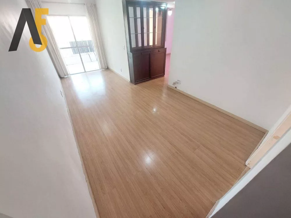 Apartamento à venda com 2 quartos, 72m² - Foto 2