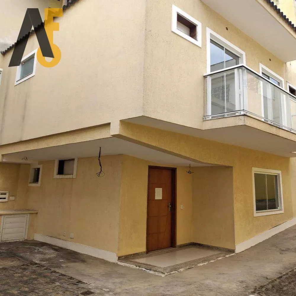 Casa à venda com 3 quartos, 105m² - Foto 1