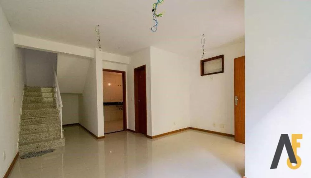 Casa à venda com 3 quartos, 105m² - Foto 3