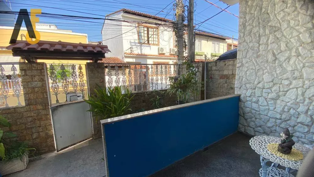 Casa de Condomínio à venda com 3 quartos, 254m² - Foto 4