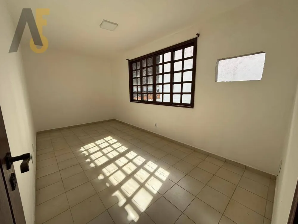 Casa, 3 quartos, 181 m² - Foto 2
