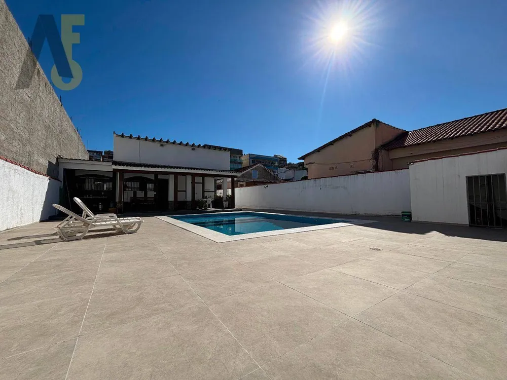 Casa, 3 quartos, 266 m² - Foto 2