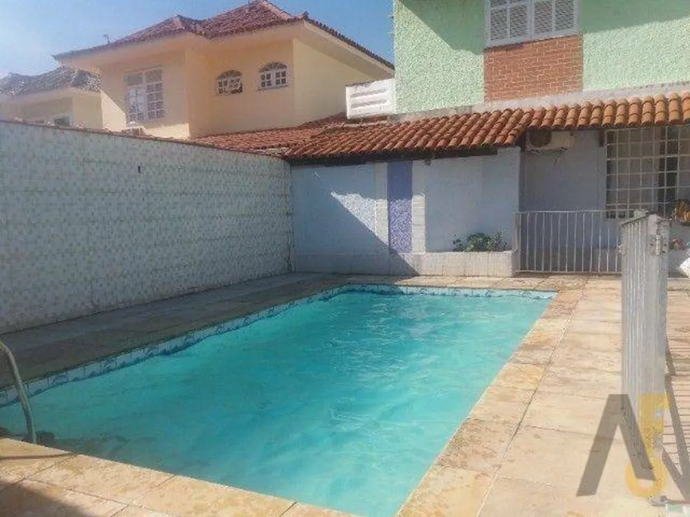 Casa, 4 quartos, 260 m² - Foto 1