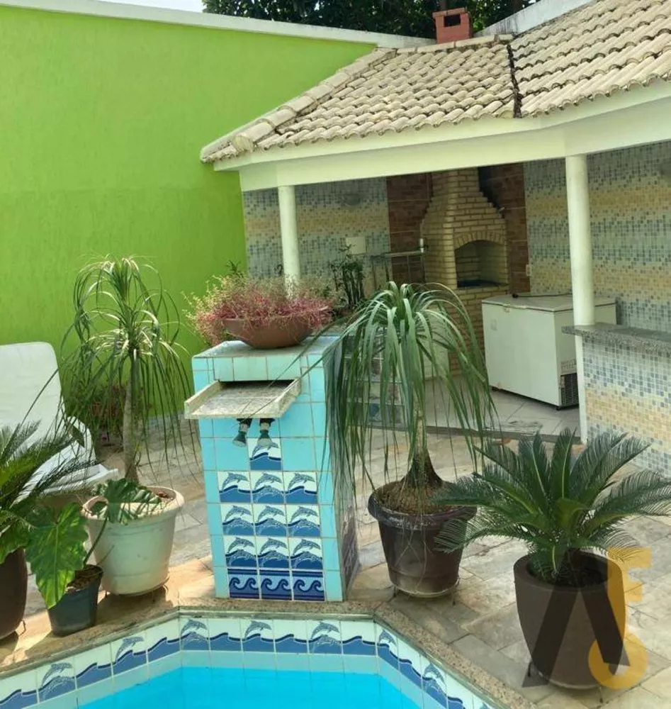 Casa de Condomínio à venda com 4 quartos, 293m² - Foto 1