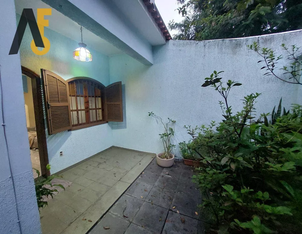 Casa à venda com 3 quartos, 201m² - Foto 4