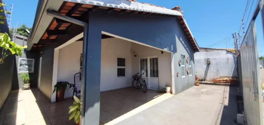 Casa à venda com 2 quartos, 200m² - Foto 2