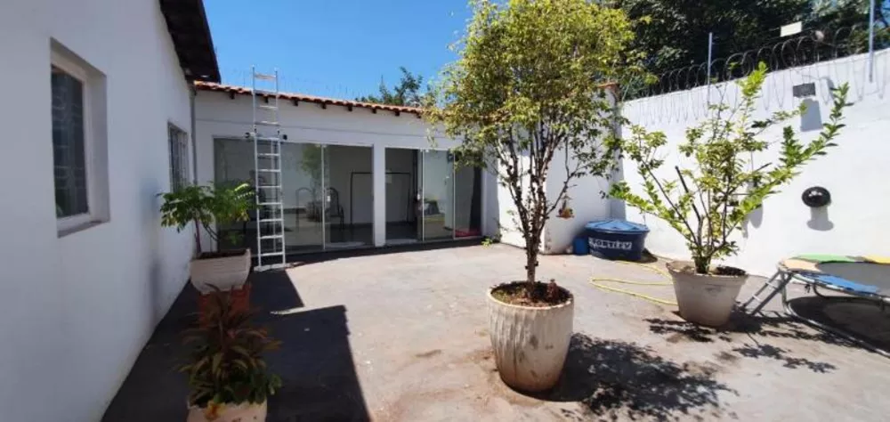 Casa à venda com 2 quartos, 200m² - Foto 4