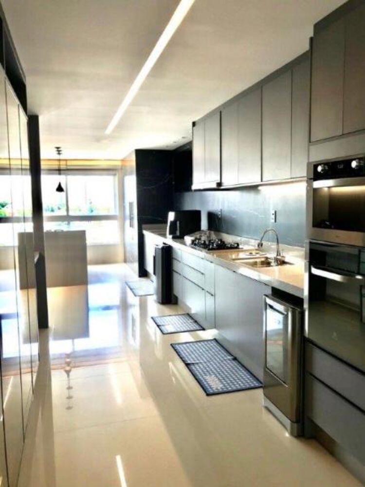 Apartamento à venda com 3 quartos, 226m² - Foto 12