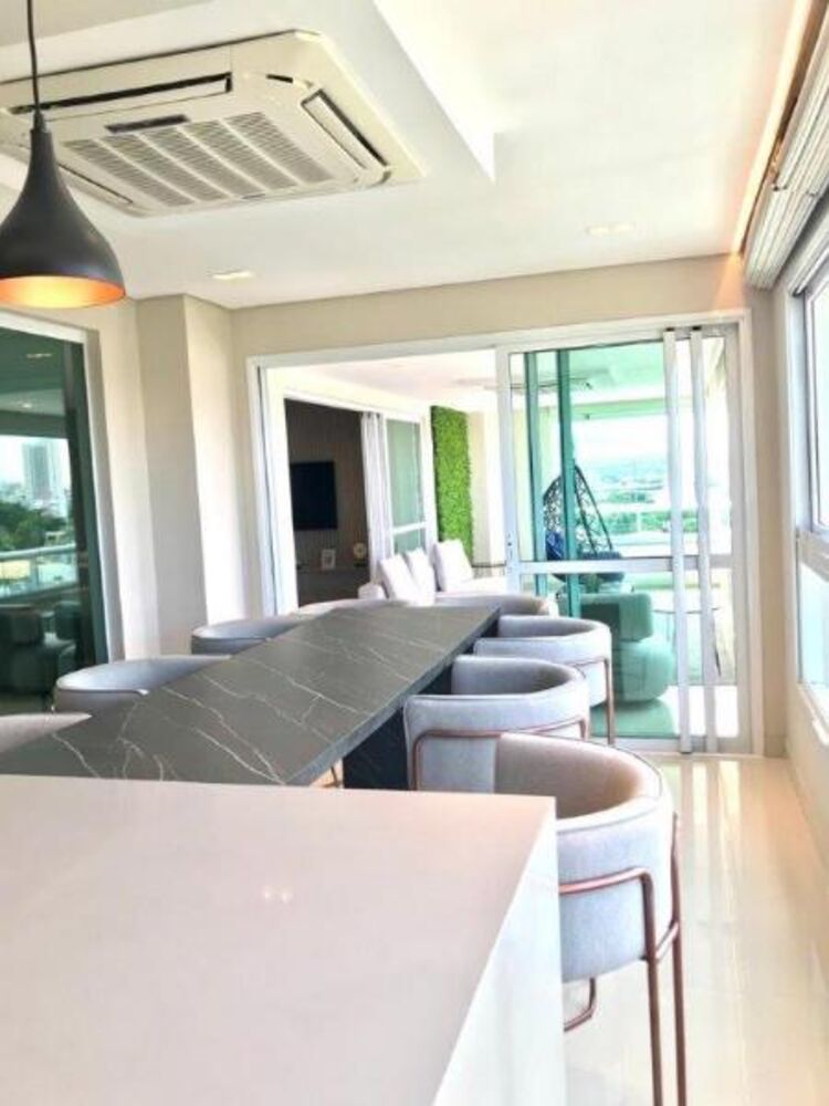 Apartamento à venda com 3 quartos, 226m² - Foto 9