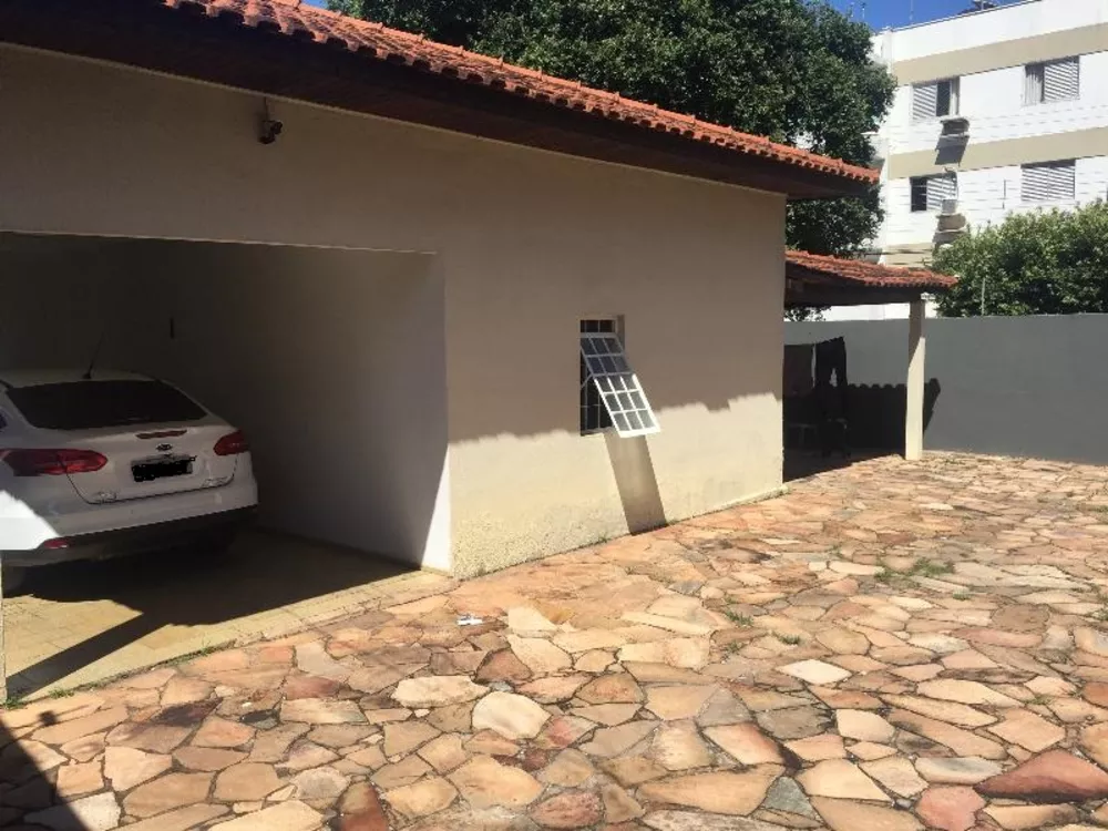 Casa à venda com 3 quartos, 225m² - Foto 4