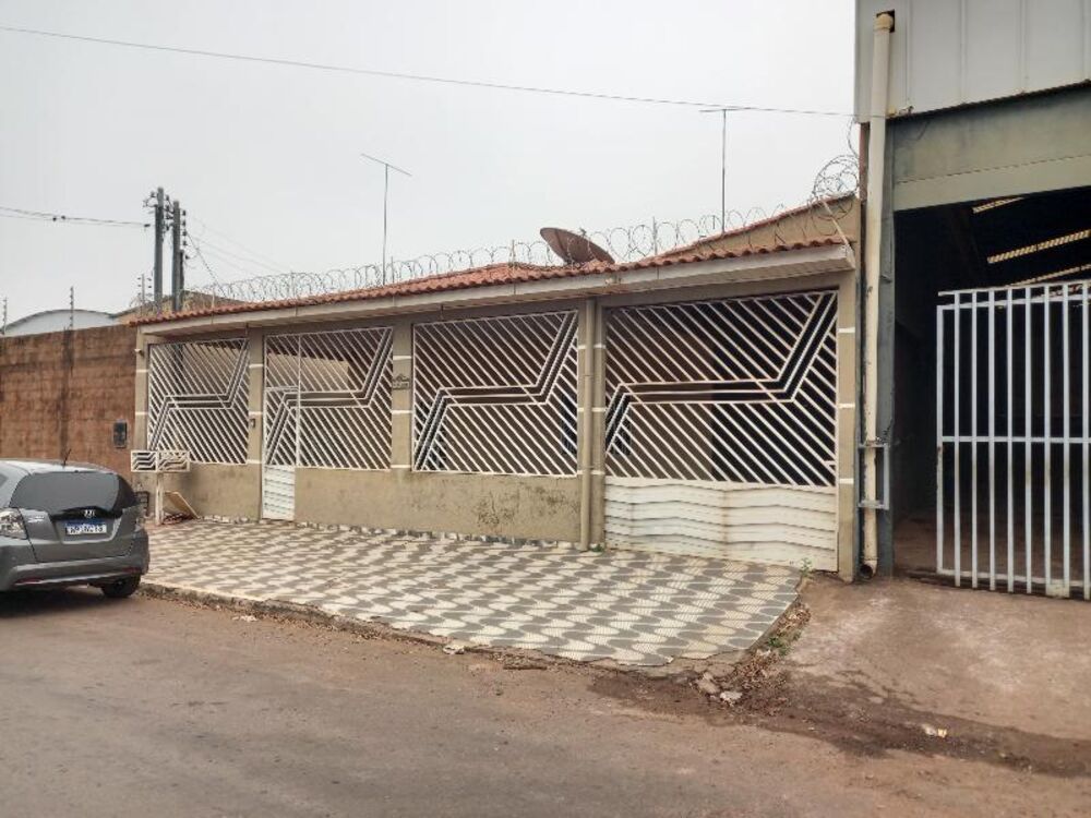 Casa para alugar com 3 quartos, 291m² - Foto 2