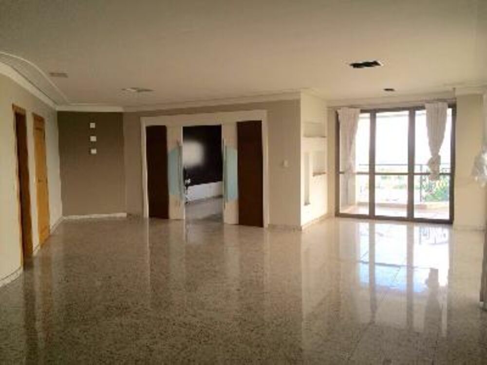 Apartamento à venda com 3 quartos, 240m² - Foto 6