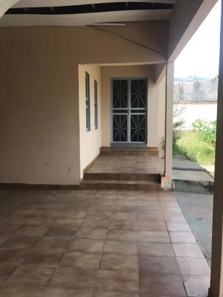 Casa à venda com 3 quartos, 285m² - Foto 4