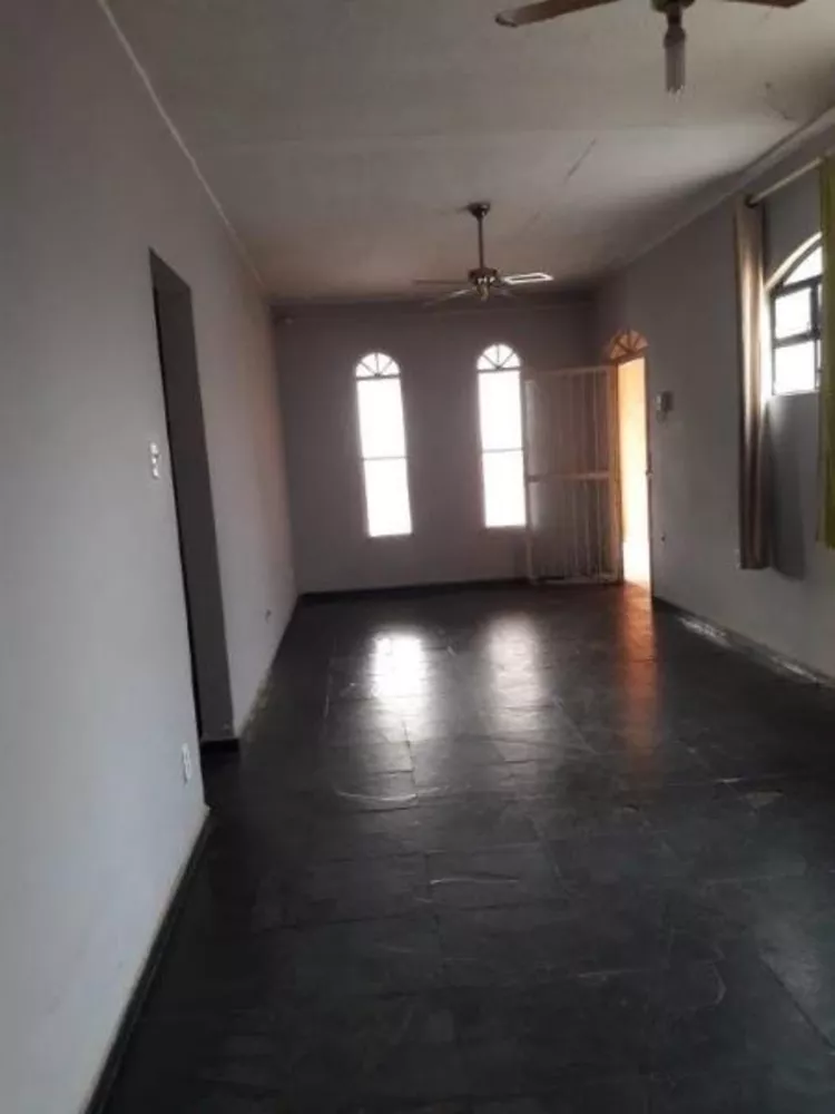 Casa à venda com 3 quartos, 345m² - Foto 4