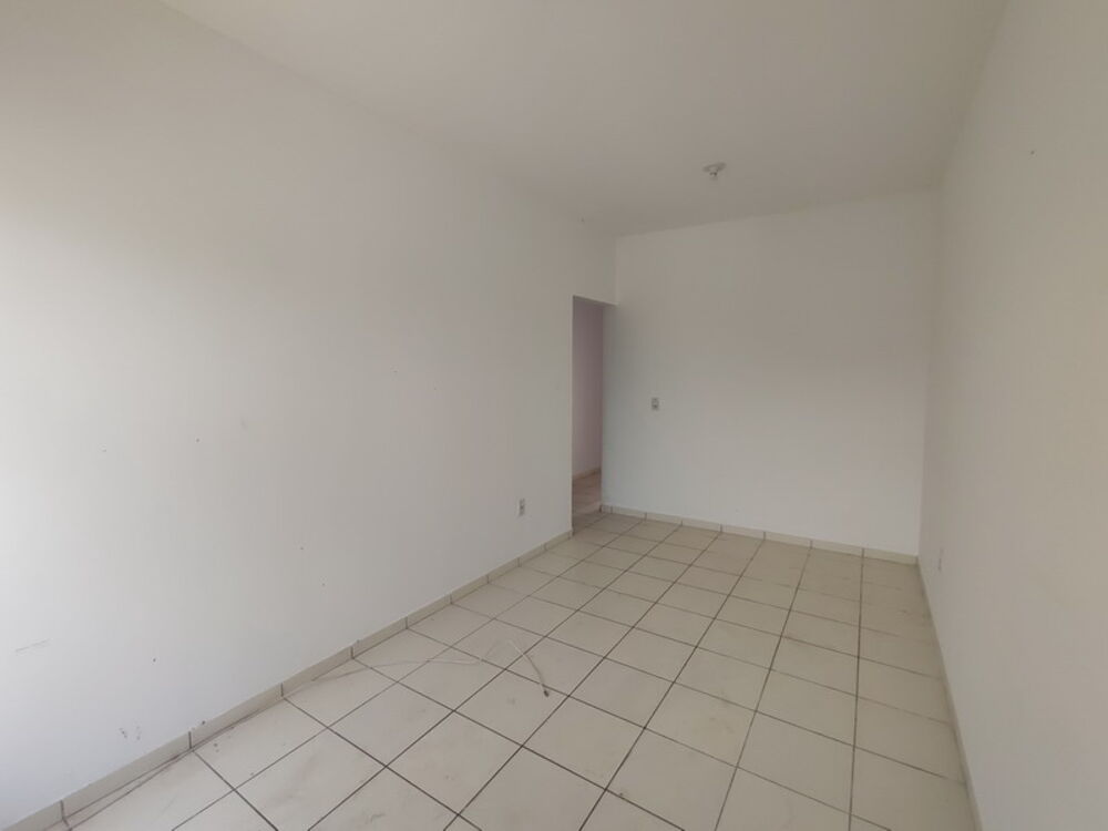 Casa à venda e aluguel com 3 quartos, 66m² - Foto 2