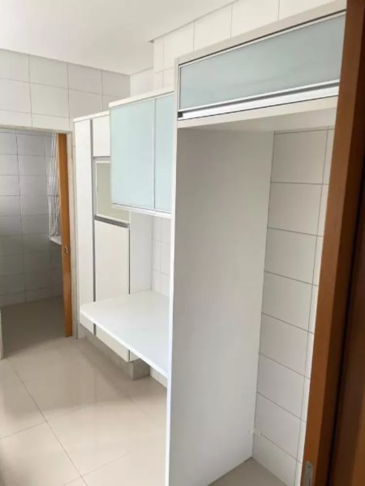 Apartamento à venda com 3 quartos, 118m² - Foto 4