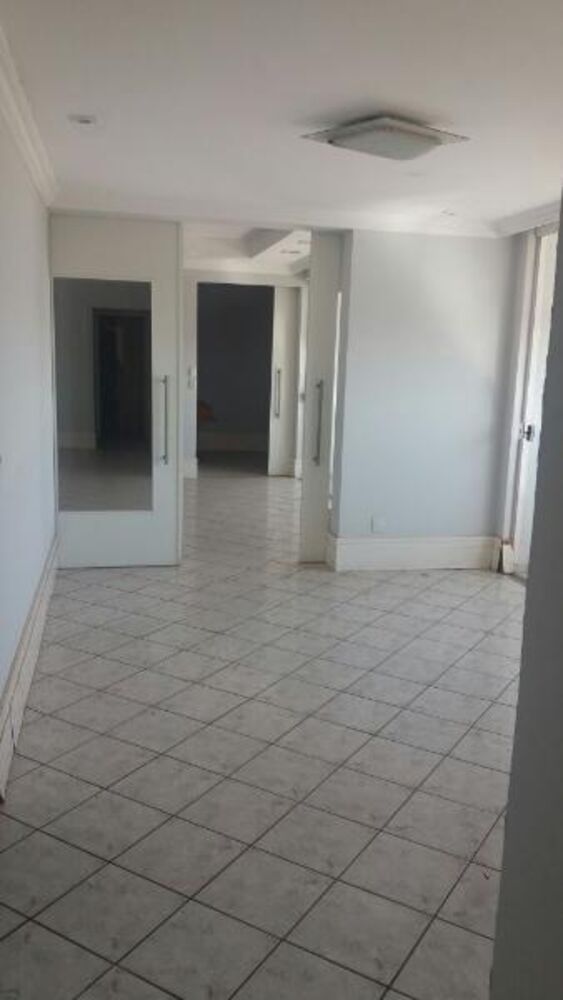 Apartamento à venda com 4 quartos, 220m² - Foto 4
