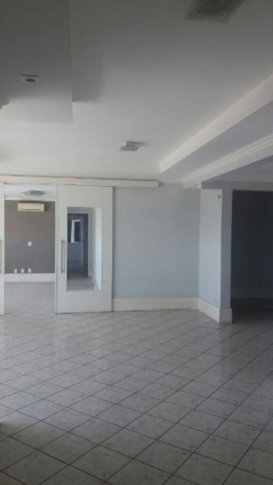 Apartamento à venda com 4 quartos, 220m² - Foto 3