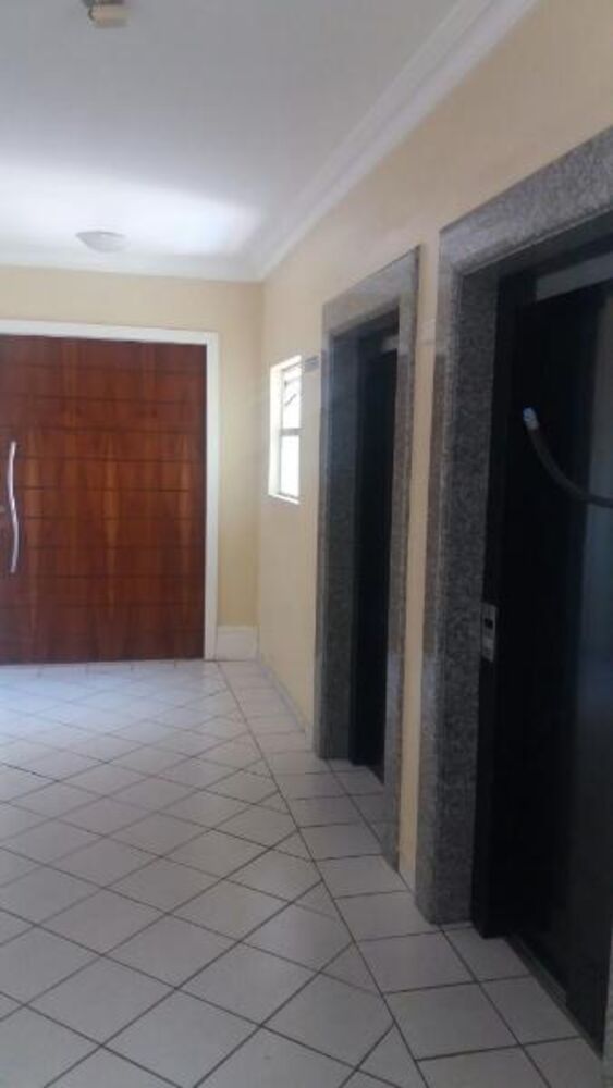 Apartamento à venda com 4 quartos, 220m² - Foto 2