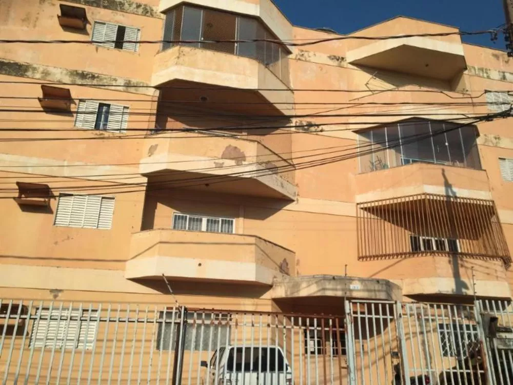 Apartamento à venda com 3 quartos, 100m² - Foto 2