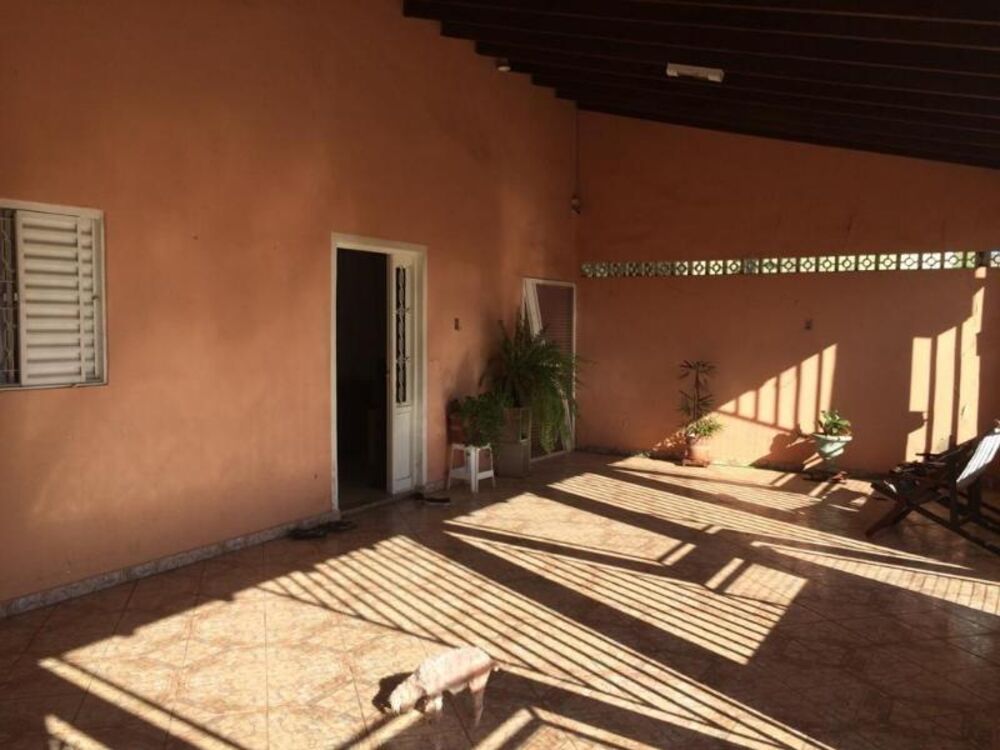 Casa à venda com 2 quartos, 160m² - Foto 1
