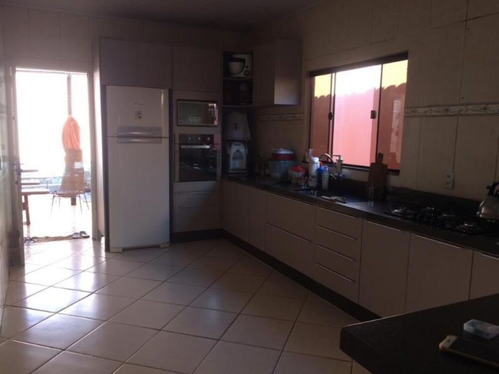 Casa à venda com 2 quartos, 160m² - Foto 8