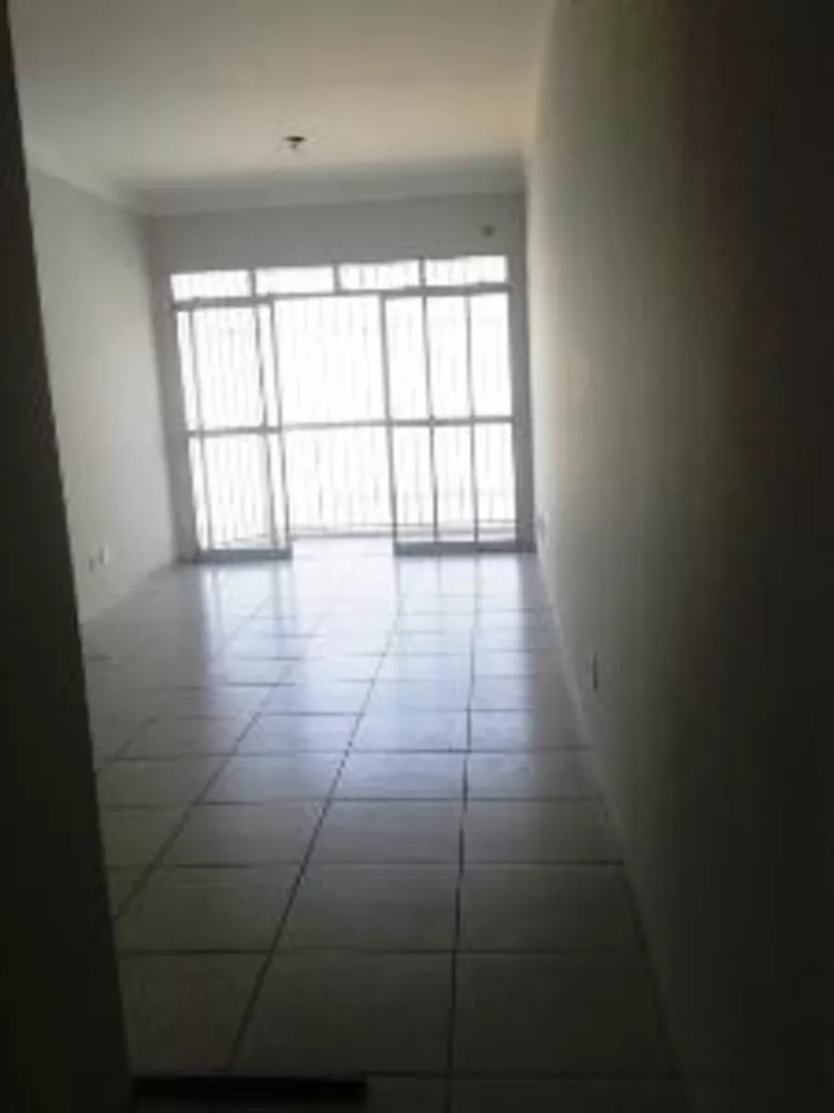 Apartamento à venda com 3 quartos, 105m² - Foto 3