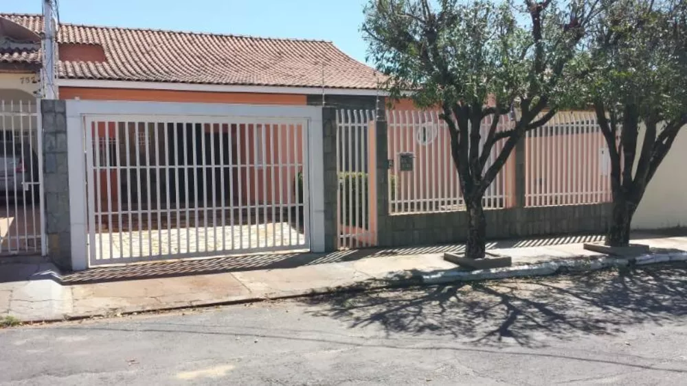 Casa à venda com 3 quartos - Foto 1